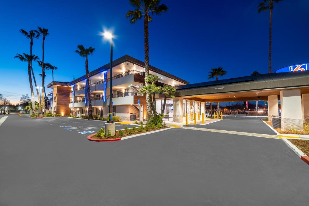6 Stockton, Ca Waterfront Hotel