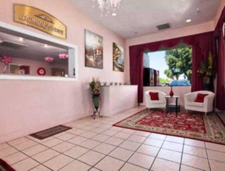 6 Stockton, Ca Waterfront Hotel 2*